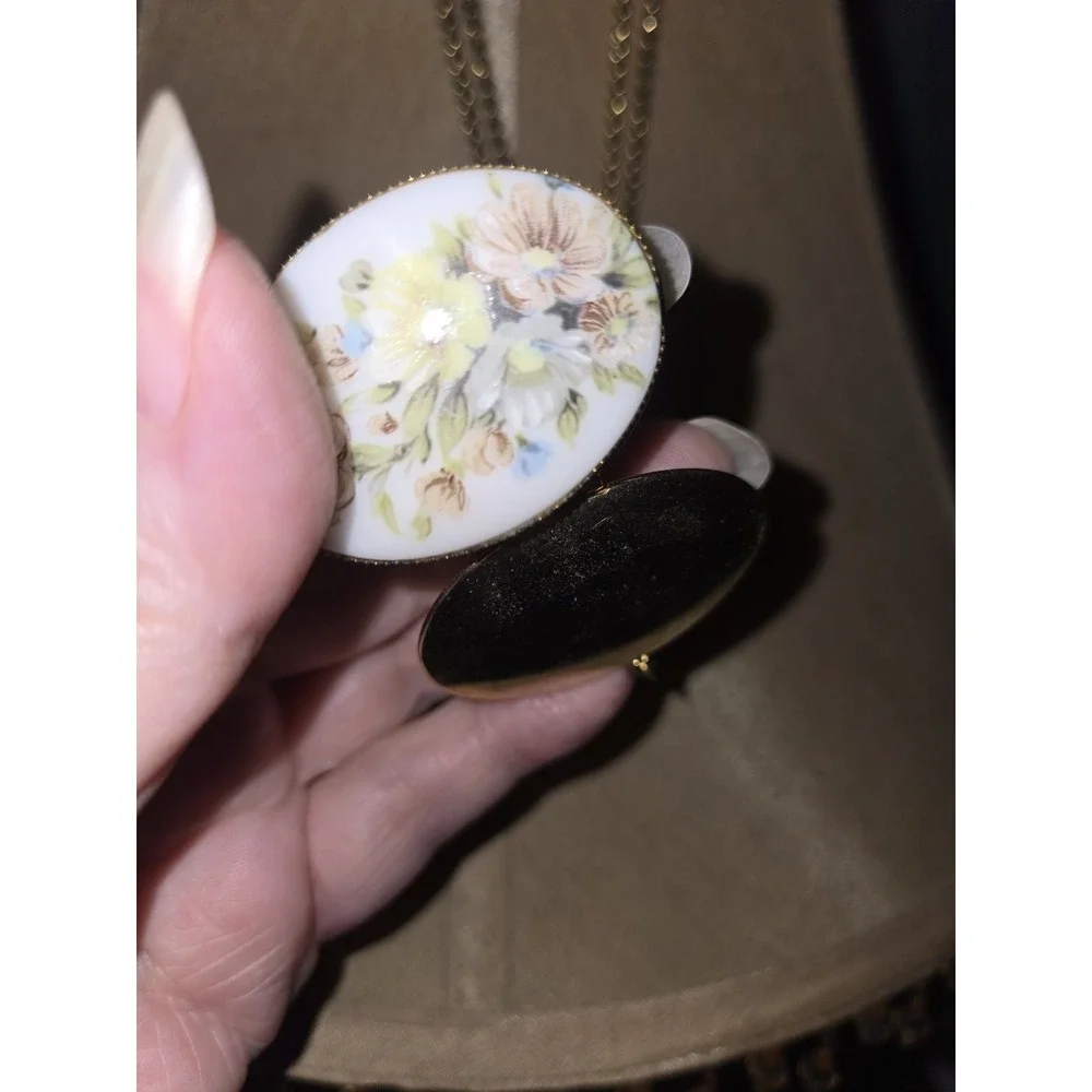 Vintage 1975 Avon French Flowers Solid Perfume Locket Necklace Gold Tone Pendant